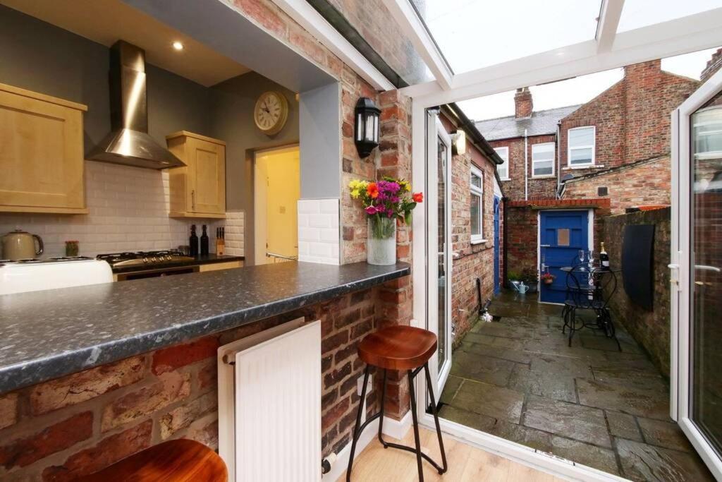 The River Walk House York Villa Bagian luar foto